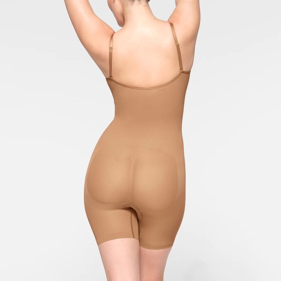 SEAMLESS SCULPT MID THIGH BODYSUIT - Picture 11 of 12
